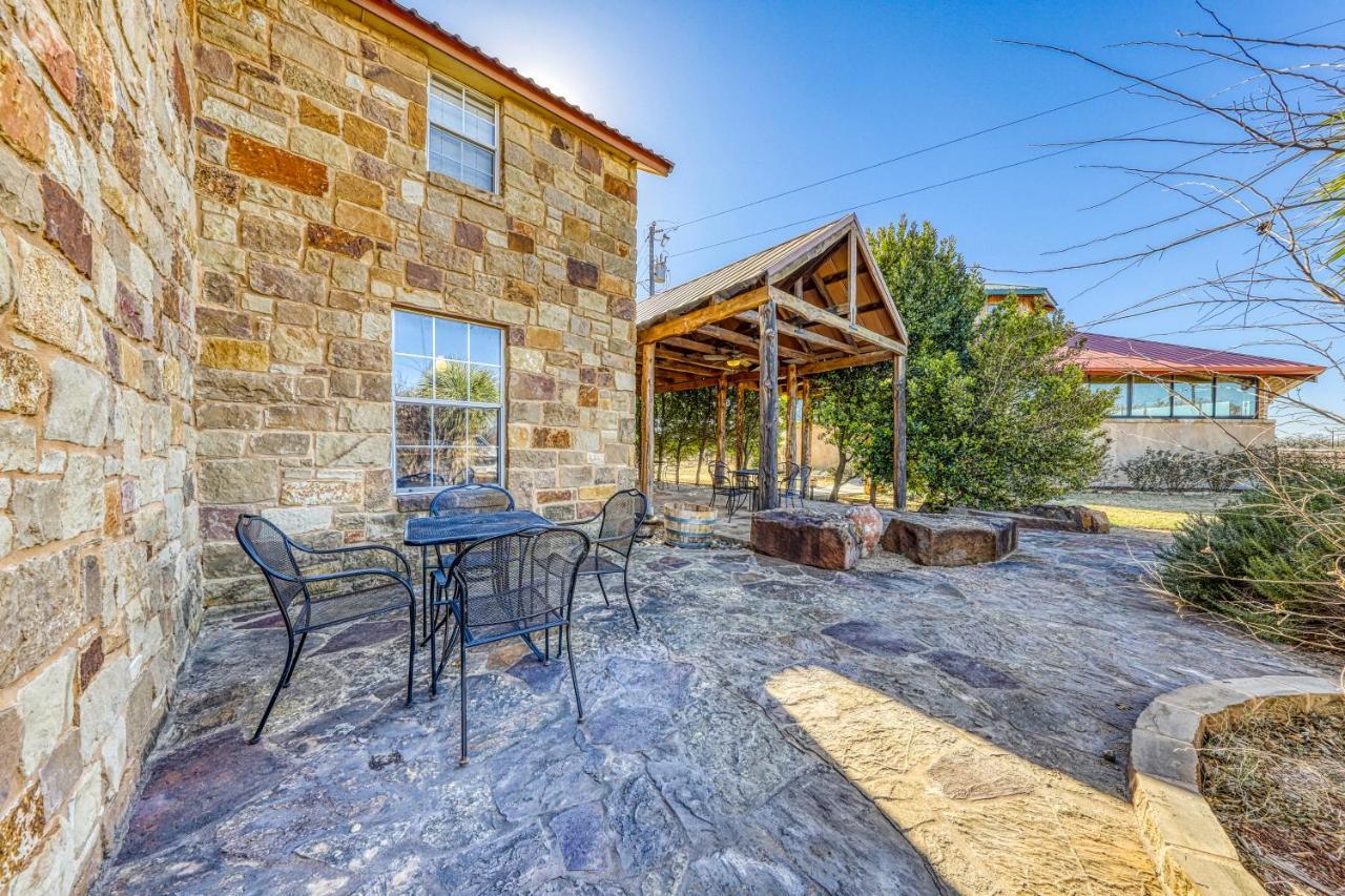 Вілла The Pecan @ Mendelbaum Winery Guest Cabins Фредеріксбург Екстер'єр фото